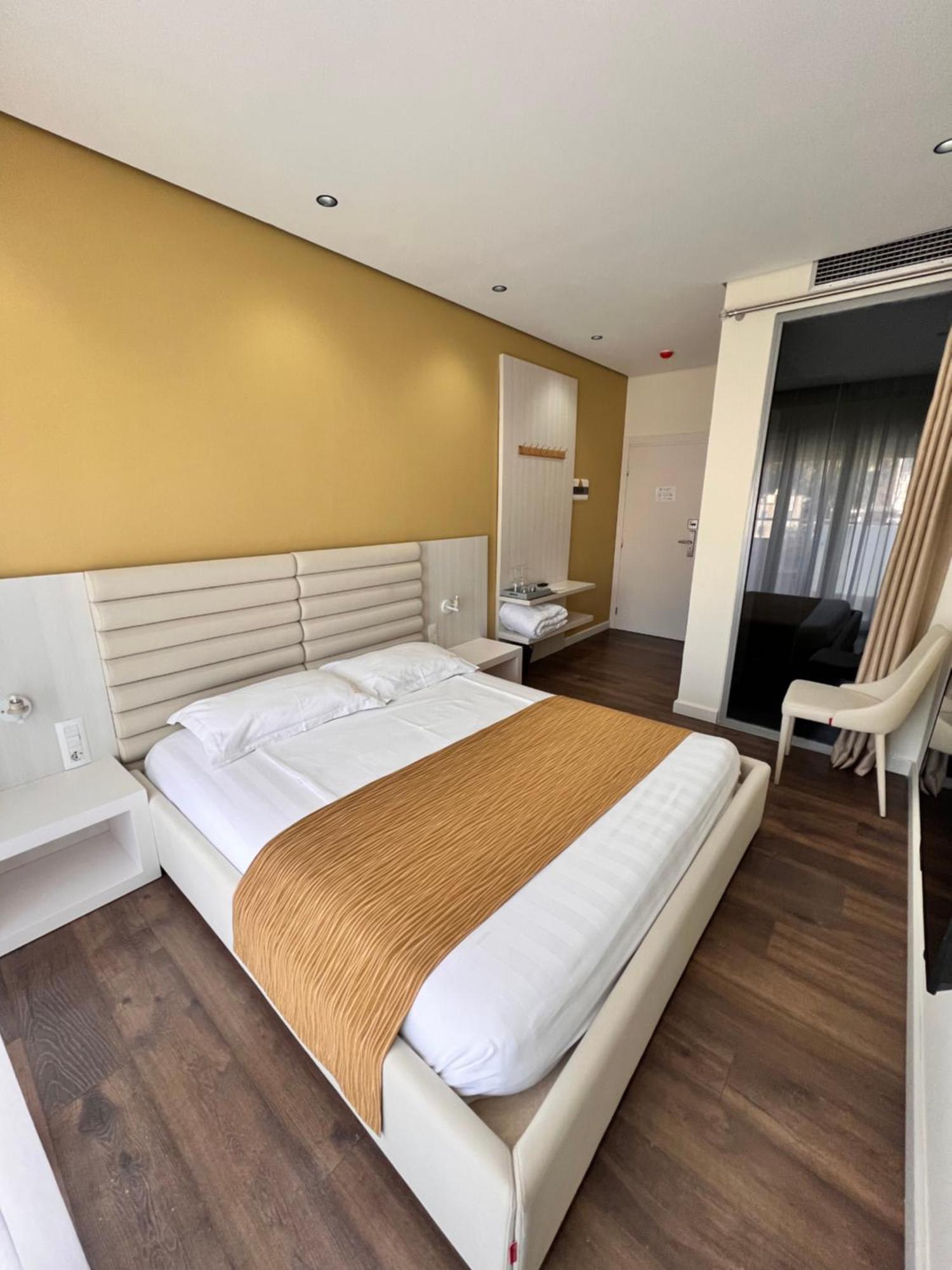 Maxi Room Vlorë Værelse billede