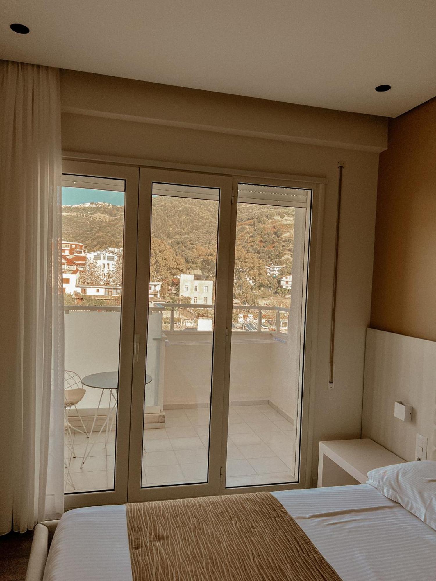 Maxi Room Vlorë Eksteriør billede