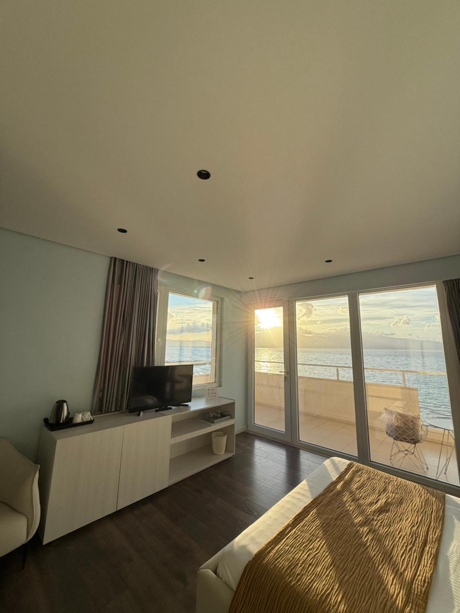 Maxi Room Vlorë Eksteriør billede